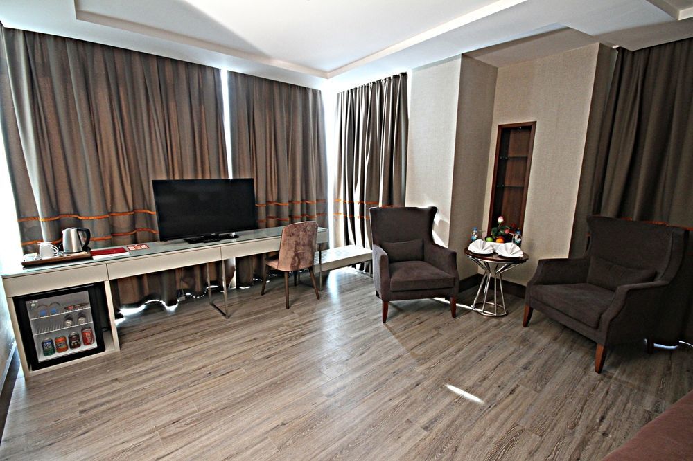B Business Hotel & Spa Анталья Экстерьер фото