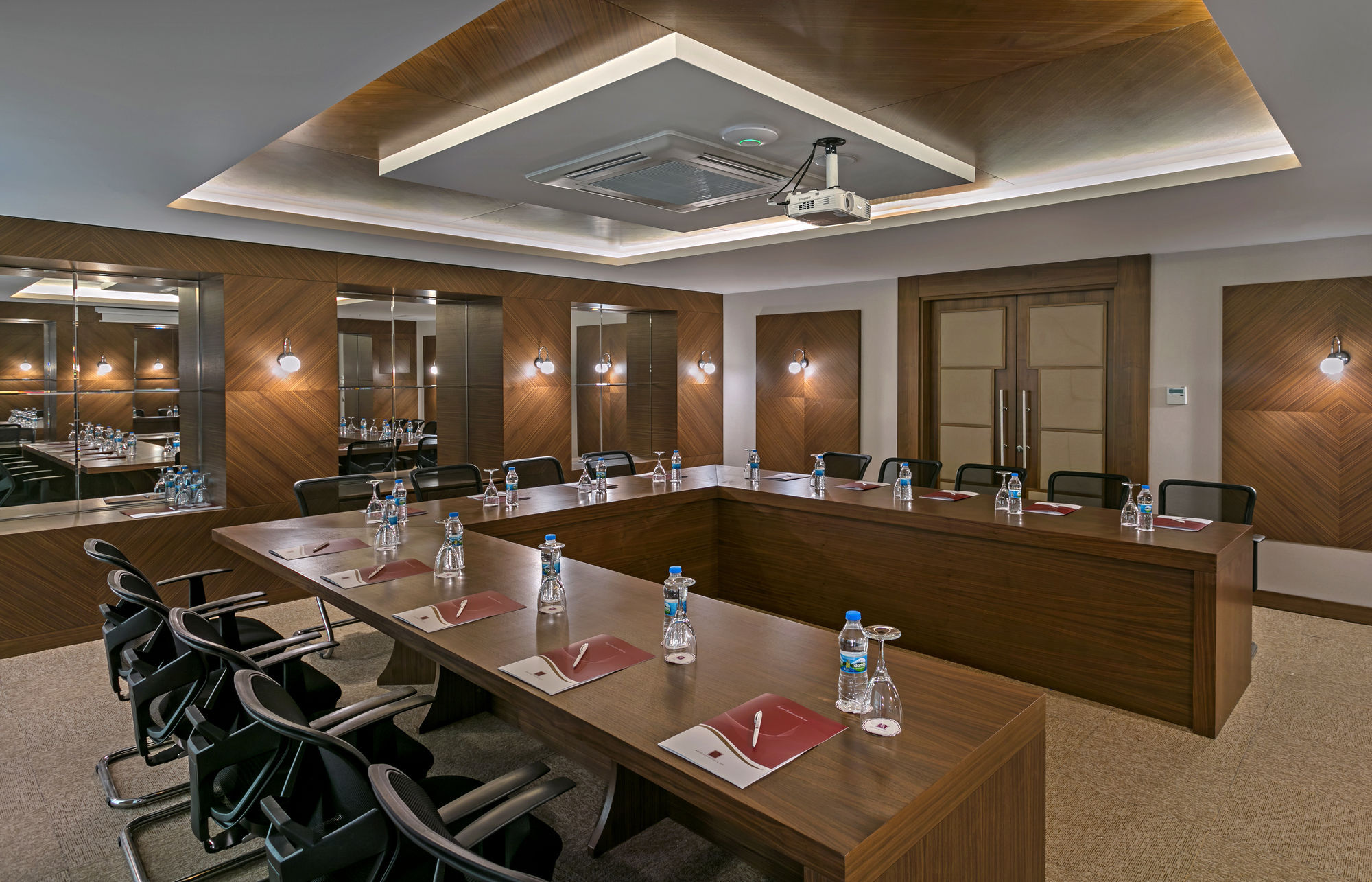 B Business Hotel & Spa Анталья Экстерьер фото